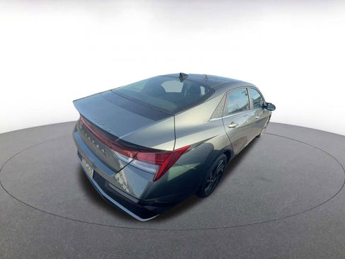 Used 2025 Hyundai Elantra SEL image 8