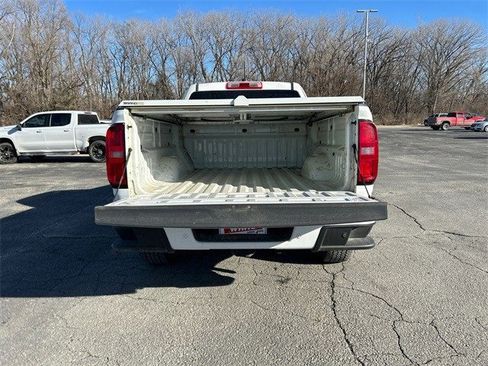 Used 2021 Chevrolet Colorado LT w/ Fleet Safety Package image 12