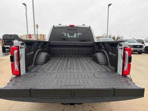 New 2026 Ford F250 Platinum w/ FX4 Off-Road Package image 5