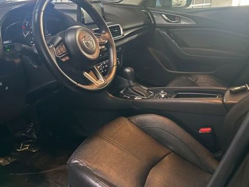 Used 2018 MAZDA MAZDA3 Grand Touring w/ Premium Equipment Package image 7