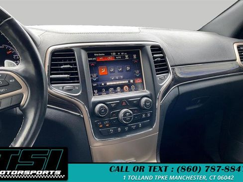 Used 2017 Jeep Grand Cherokee Overland AWD/4WD image 5