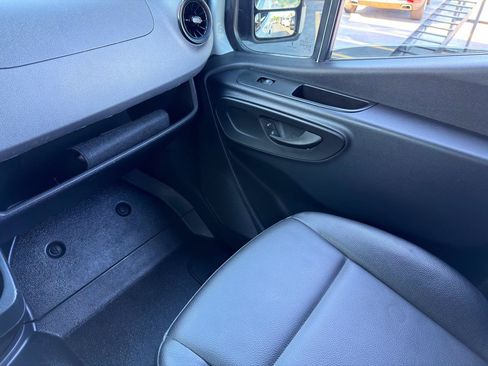 Used 2024 Mercedes-Benz Sprinter 2500 image 24
