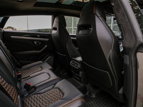 Used 2020 Lamborghini Urus image 37