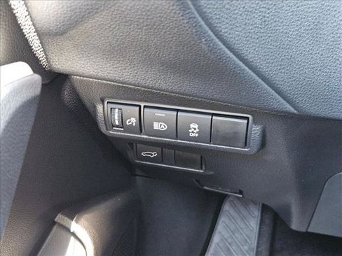Certified 2026 Toyota Corolla Cross XLE w/ Convenience Package FWD image 17