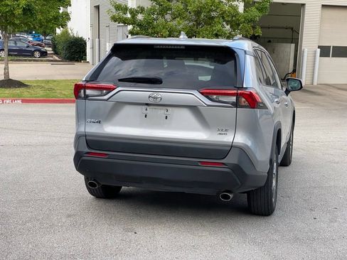 Used 2025 Toyota RAV4 XLE AWD/4WD image 7