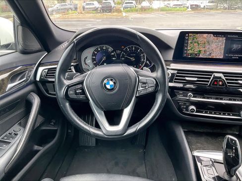 Used 2019 BMW 540i w/ Premium Package image 8