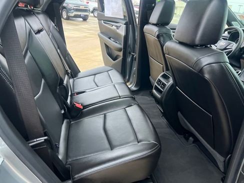 Used 2025 Cadillac XT5 Premium Luxury image 18