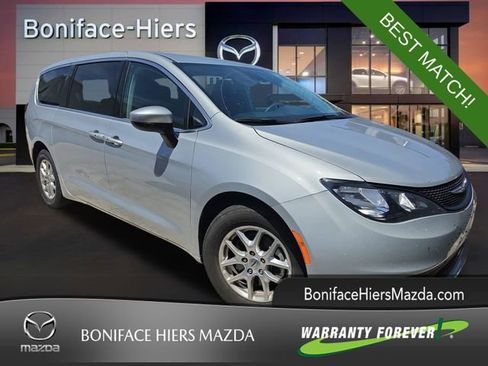 Used 2023 Chrysler Voyager LX FWD image 1