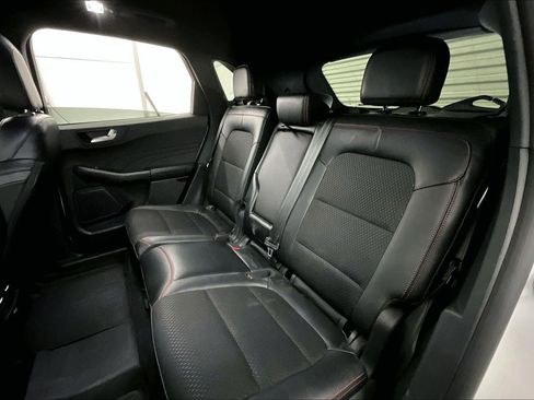 Used 2025 Ford Escape ST-Line Elite image 25