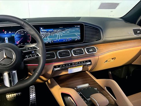 New 2026 Mercedes-Benz GLS 450 4MATIC image 8