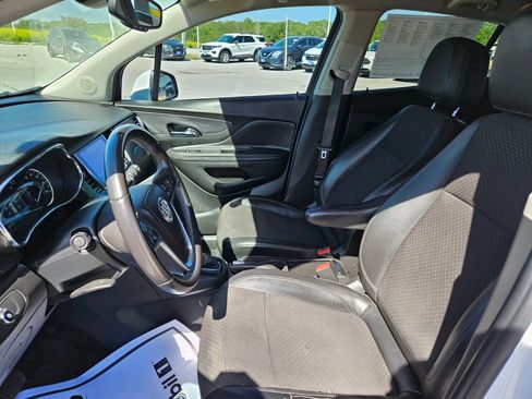 Used 2021 Buick Encore Preferred FWD image 21