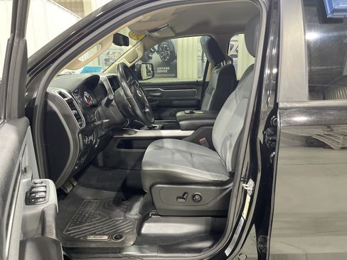 Used 2019 RAM 1500 Big Horn AWD/4WD image 2