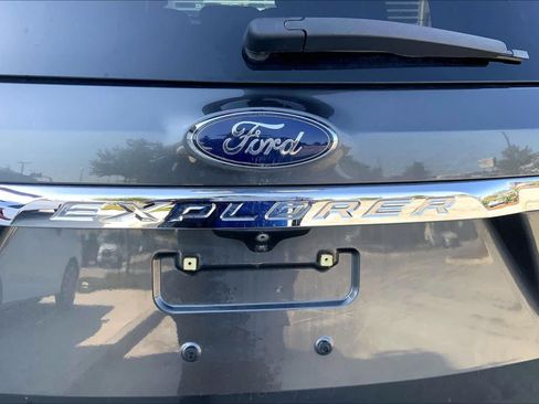 Used 2016 Ford Explorer Limited FWD image 33