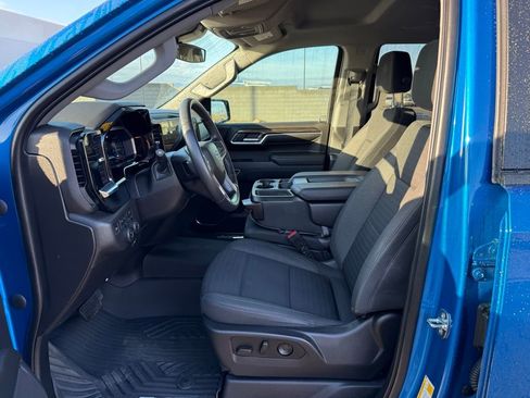 Used 2022 Chevrolet Silverado 1500 RST w/ Z71 Off-Road Package image 9