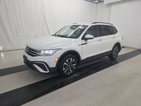 Used 2024 Volkswagen Tiguan S image 2