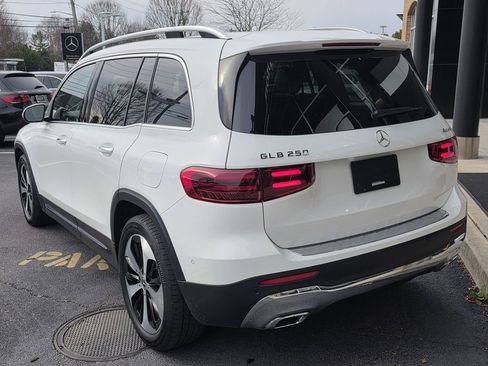 Certified 2024 Mercedes-Benz GLB 250 4MATIC image 11