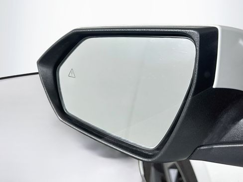Used 2023 Hyundai Elantra Limited FWD image 16