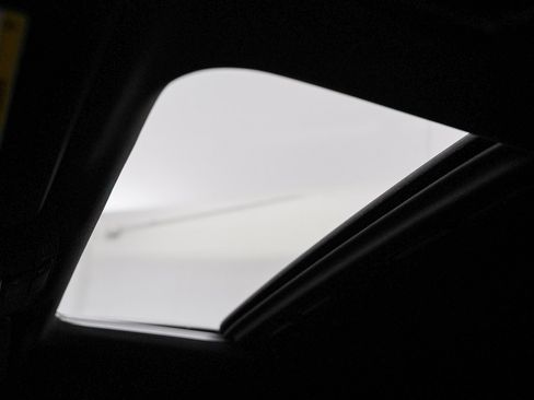 Used 2018 Mercedes-Benz GLC 300 GLC GLC 300 image 33