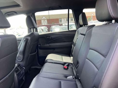 Used 2023 Honda Passport EX-L image 16