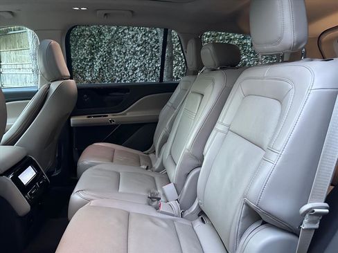 Used 2022 Lincoln Aviator Reserve w/ Elements Package Plus image 21