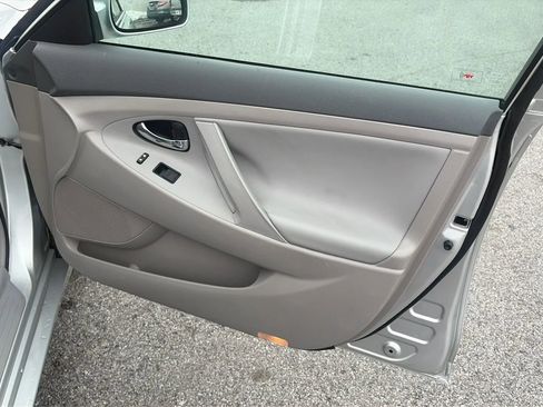 Used 2009 Toyota Camry Hybrid Sedan 4D image 46