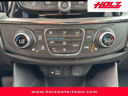 Certified 2021 Chevrolet Traverse LT w/ LT Premium Package AWD/4WD image 20