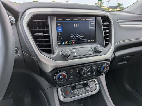 Used 2023 GMC Acadia SLT w/ Preferred Package AWD/4WD image 13