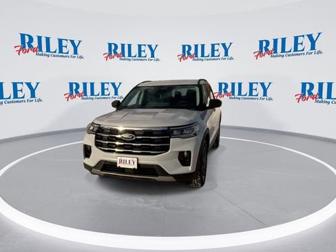 New 2026 Ford Explorer Active image 3