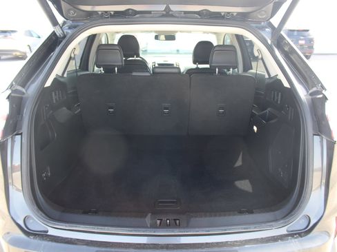 Used 2019 Ford Edge Titanium w/ Cold Weather Package image 17
