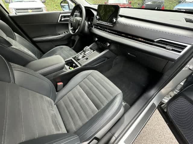 Used 2024 Mitsubishi Outlander SE AWD/4WD image 21