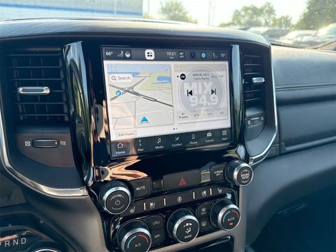 Used 2024 RAM 1500 Laramie image 13