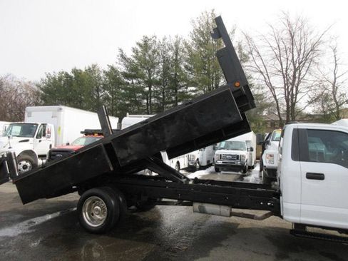 Used 2022 Ford F550 2WD Regular Cab Super Duty image 47