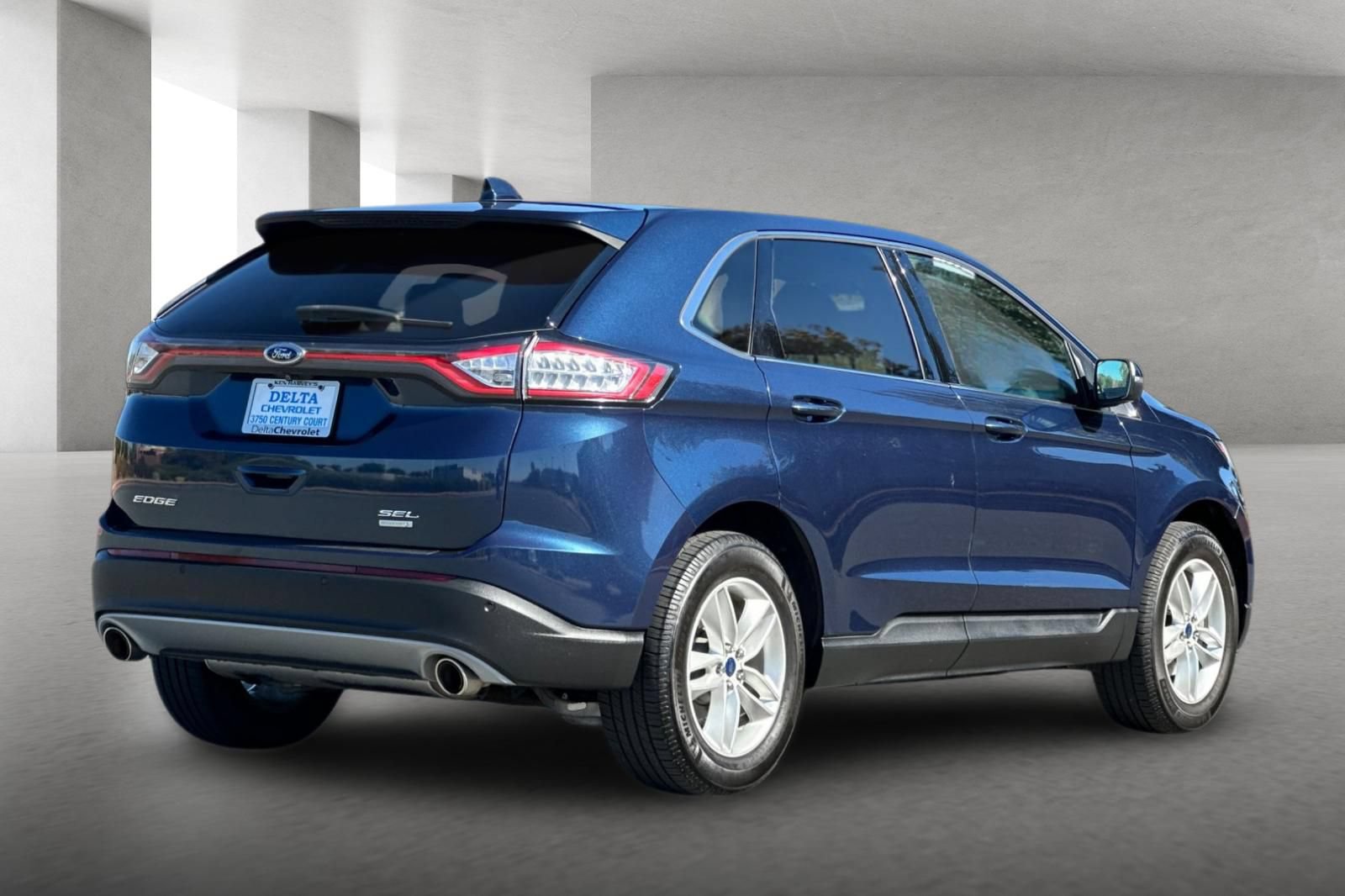 Used 2017 Ford Edge SEL w/ Equipment Group 201A FWD image 4