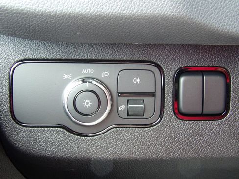 Used 2023 Mercedes-Benz Sprinter 3500 image 19