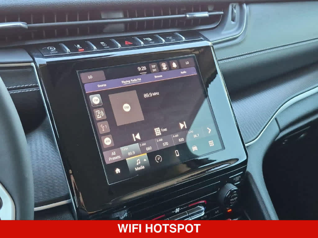 Used 2023 Jeep Grand Cherokee Laredo RWD image 27