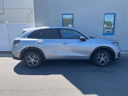 Used 2023 Honda HR-V EX-L image 2