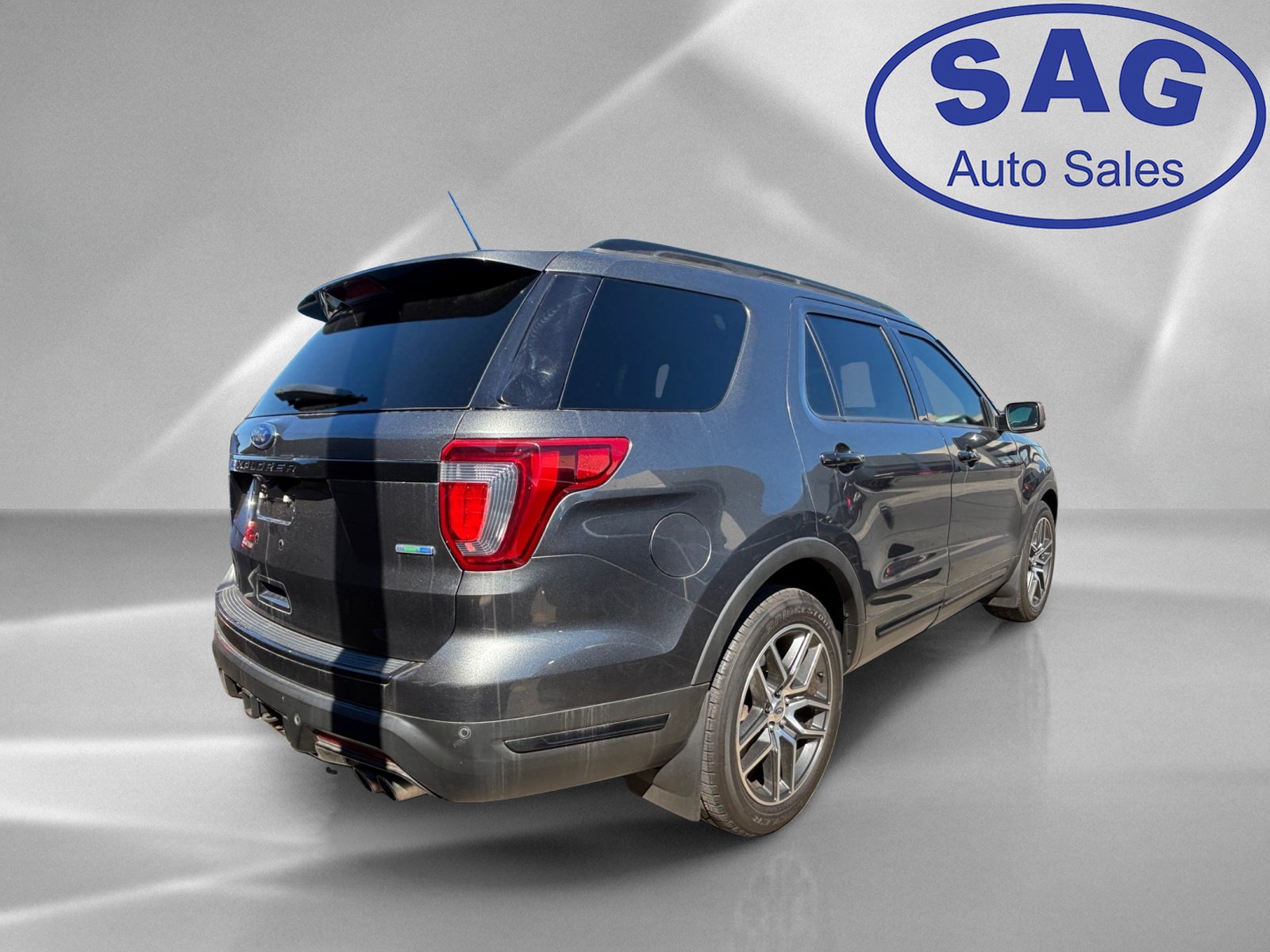 Used 2018 Ford Explorer Sport w/ Equipment Group 401A AWD/4WD image 3