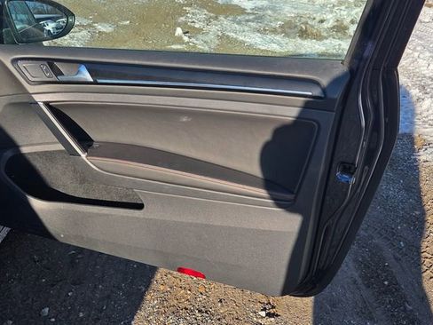 Used 2015 Volkswagen GTI SE image 9