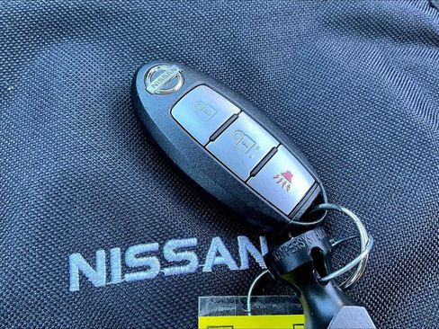 Used 2015 Nissan Rogue SV image 14
