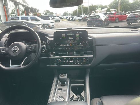 Used 2022 Nissan Pathfinder SL w/ SL Premium Package AWD/4WD image 11