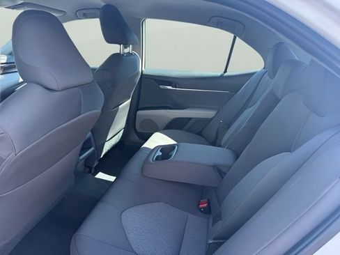 Used 2019 Toyota Camry LE FWD image 10