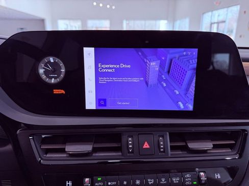 Certified 2025 Lexus ES 350 w/ Premium Package image 23