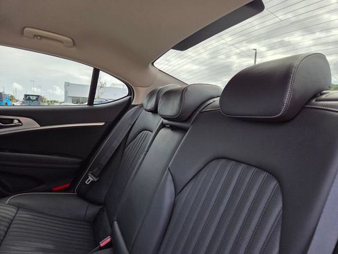 Used 2023 Genesis G70 3.3T RWD image 15