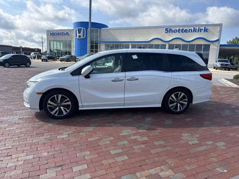 Used 2021 Honda Odyssey Touring image 3