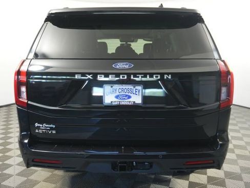 Certified 2025 Ford Expedition Active AWD/4WD image 4