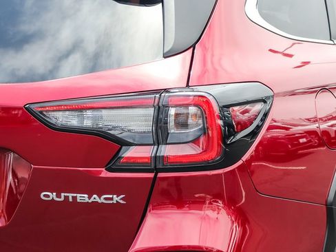 Certified 2025 Subaru Outback Premium AWD/4WD image 9