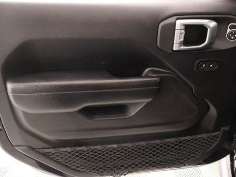 Used 2023 Jeep Gladiator Willys image 15