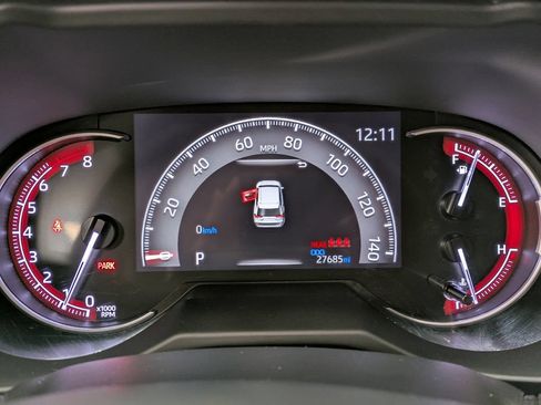 Used 2024 Toyota RAV4 LE AWD/4WD image 15