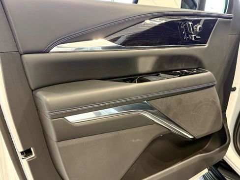 New 2026 Cadillac Escalade IQL Sport 1 w/ LPO, ONYX Package image 13