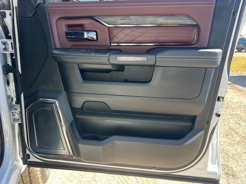 Used 2025 RAM 2500 Limited image 32